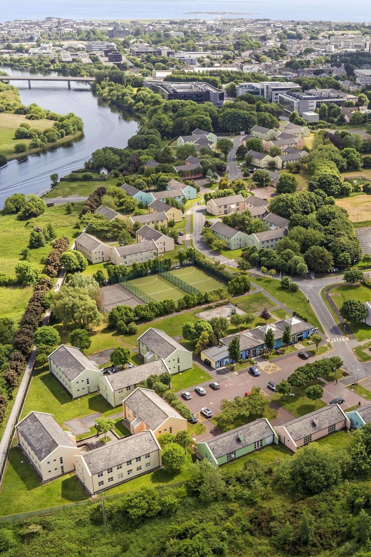 Corrib Village Apartments University Of Galway 戈尔韦 外观 照片